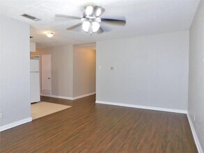 443 Sweetbriar Dr in Lewisville, TX - Building Photo - Building Photo