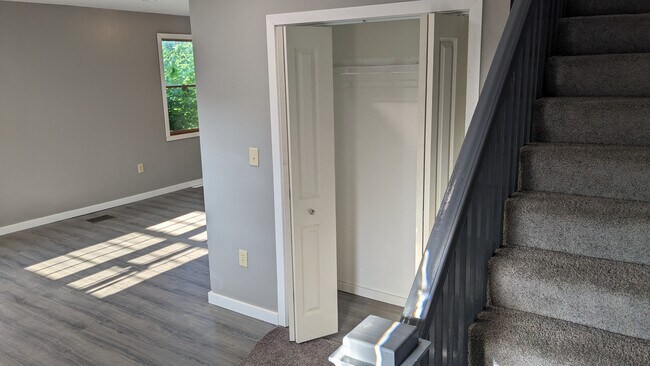 1723 Rebecca St in New Kensington, PA - Foto de edificio - Building Photo