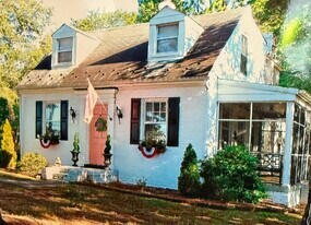 8114 Studley Rd in Mechanicsville, VA - Building Photo