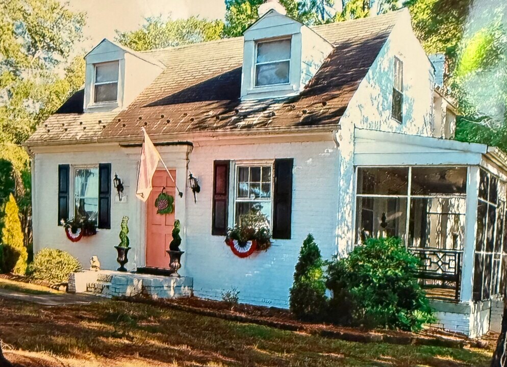 8114 Studley Rd in Mechanicsville, VA - Building Photo