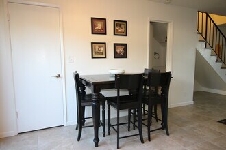 1326 Galleon Way in San Luis Obispo, CA - Building Photo - Building Photo