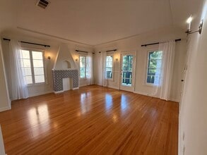 1437 S Holt Ave, Unit 1437 1/2 in Los Angeles, CA - Building Photo - Building Photo