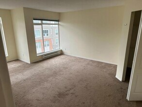 32085 George Ferguson Way in Abbotsford, BC - Building Photo - Building Photo