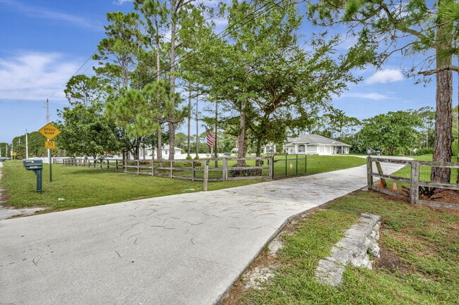 14911 Orange Blvd in The Acreage, FL - Building Photo - Building Photo