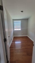 7011 Stenton Ave in Philadelphia, PA - Foto de edificio - Building Photo