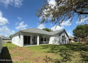 3145 Soft Breeze Cir in West Melbourne, FL - Building Photo - Building Photo