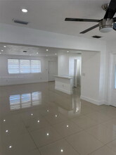 8811 NW 15th Ct in Pembroke Pines, FL - Foto de edificio - Building Photo