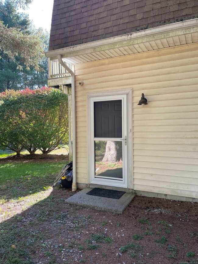 243 Beach St in Goshen, CT - Building Photo - Building Photo