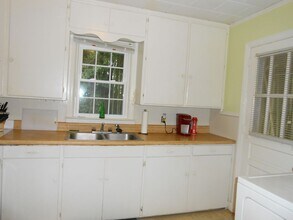 103 Stinson St in Chapel Hill, NC - Building Photo - Building Photo