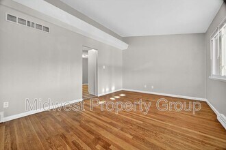 813 Lynn Haven Ln in Hazelwood, MO - Building Photo - Building Photo