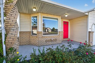 911 Sawtooth St in Pocatello, ID - Building Photo