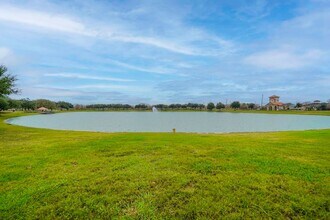 121 Rodeo Dr in Manvel, TX - Building Photo - Building Photo
