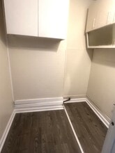 239 W 16th St, Unit 4 in Erie, PA - Foto de edificio - Building Photo