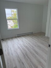 64 Pine St in Ellsworth, ME - Building Photo - Building Photo