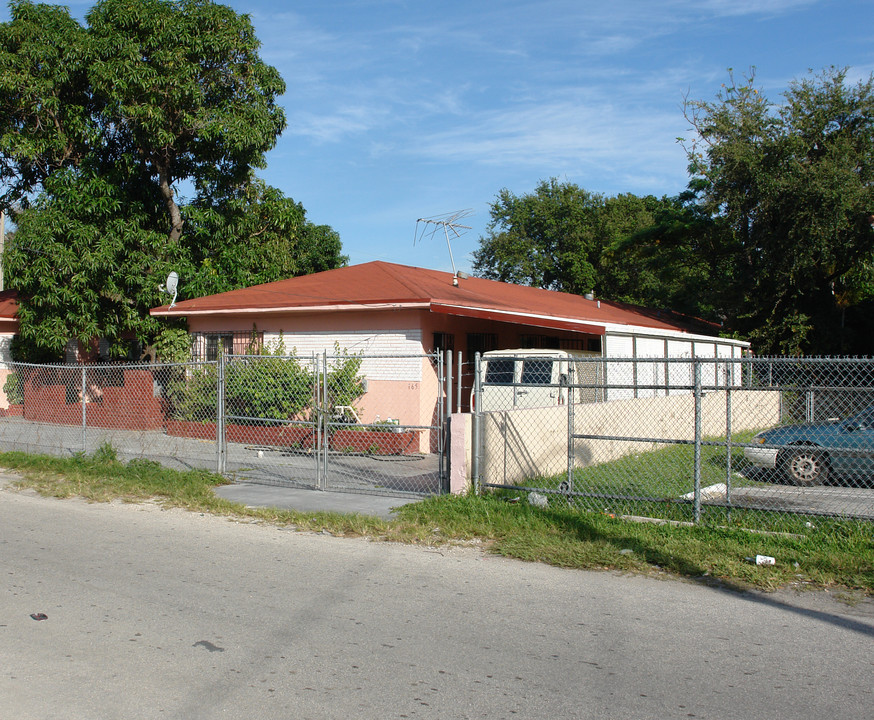 159-165 NE 56th St in Miami, FL - Building Photo