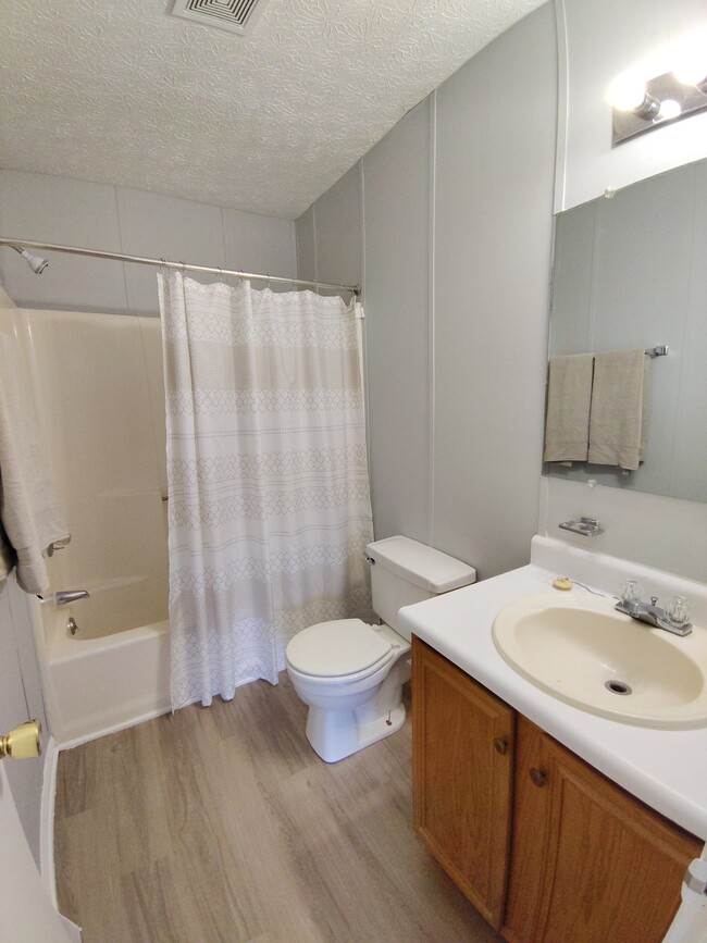 property at 16 Duiguid Dr