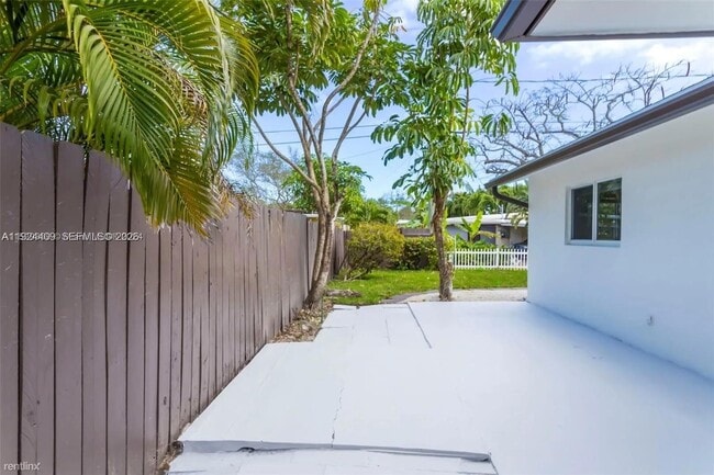 property at 1421 NE 30th Ct