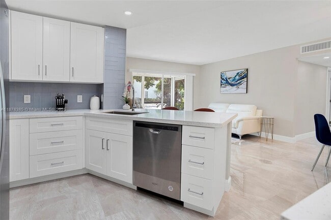 7527 S Oriole Blvd in Delray Beach, FL - Building Photo - Building Photo