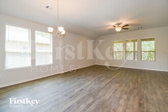 233 Lk Wy Cir in Anahuac, TX - Building Photo - Building Photo