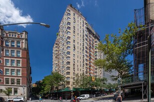 565 West End Ave in New York, NY - Building Photo