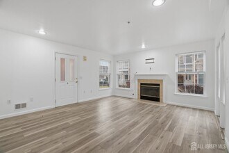 116 Chariot Ct in Piscataway, NJ - Building Photo - Building Photo
