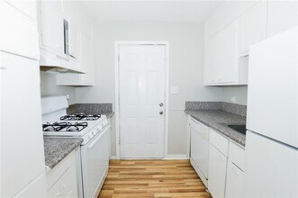 3300 College St in College Park, GA - Building Photo - Building Photo