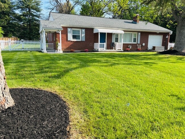 2399 New Holland Ave in Lancaster, PA - Building Photo - Building Photo