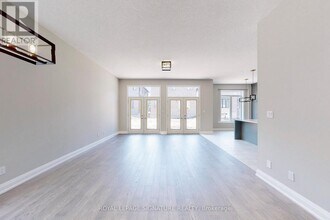 24 Hollybrook Trail in Kitchener, ON - Building Photo - Building Photo