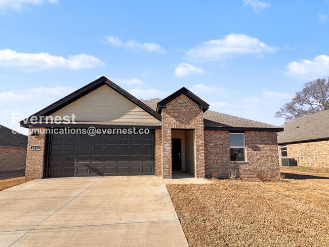 property at 1515 Ridgefield Cir