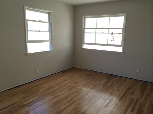 1122 Irolo Street, Unit 1122.5