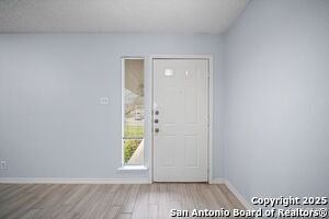 13510 Larkbrook St in San Antonio, TX - Foto de edificio - Building Photo