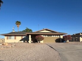 2821 Okeechobee Dr in Lake Havasu City, AZ - Building Photo