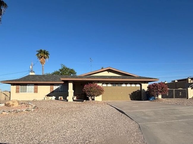 property at 2821 Okeechobee Dr
