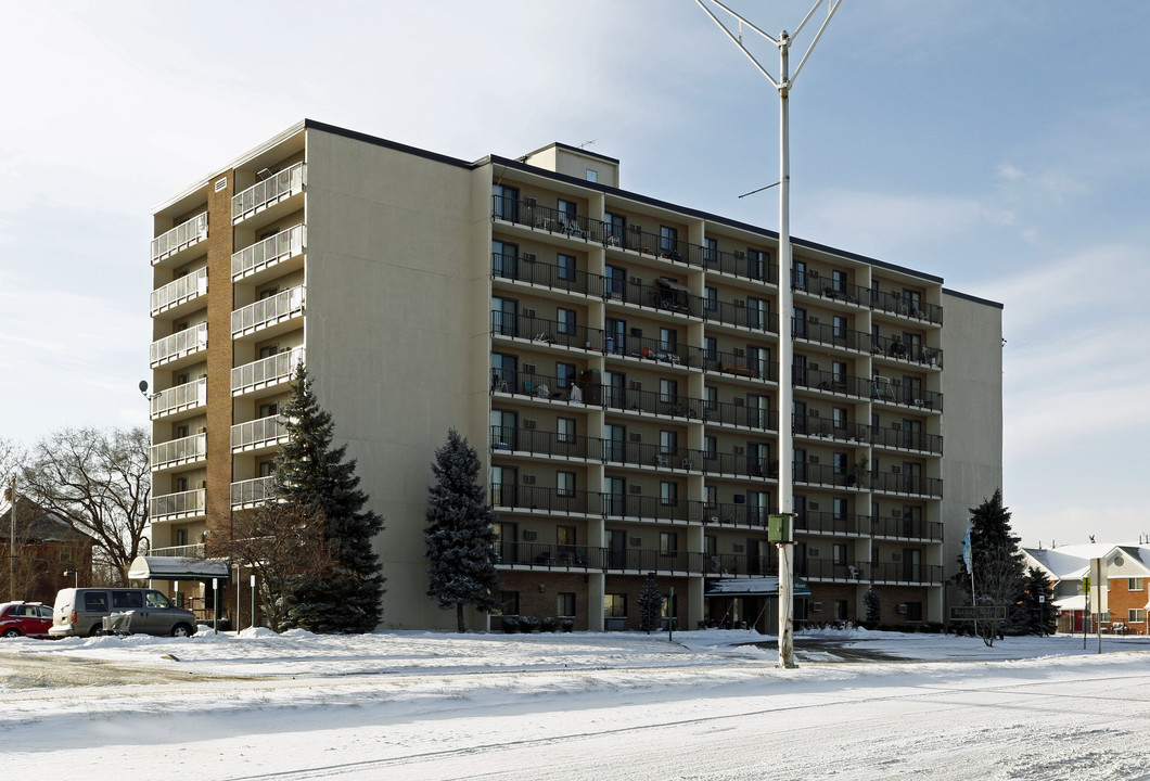 Bishop GD Moore Apartments in Highland Park, MI - Building Photo