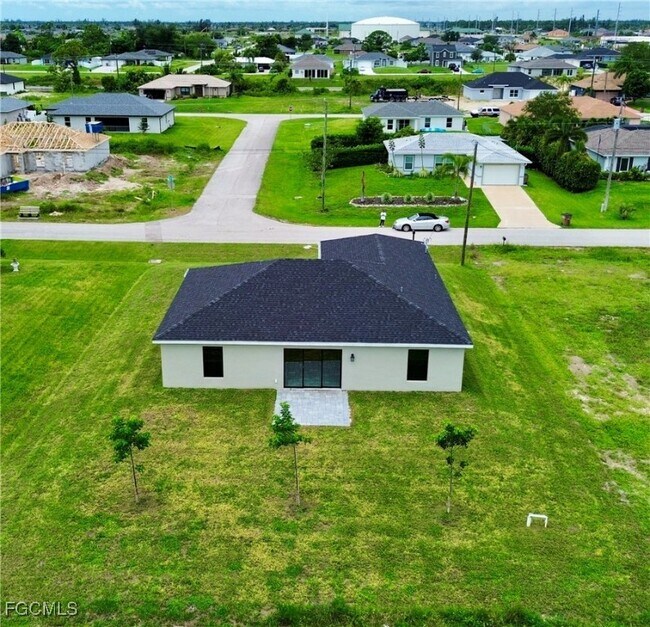 2223 NW 8th Pl in Cape Coral, FL - Building Photo - Building Photo