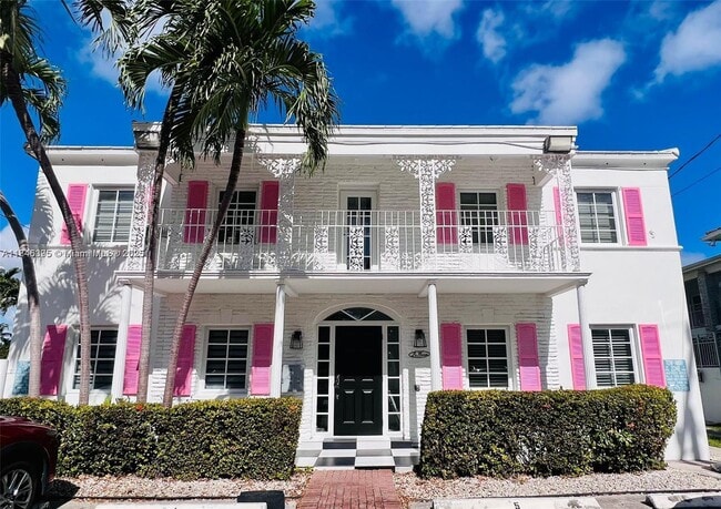 property at 125 S Shore Dr