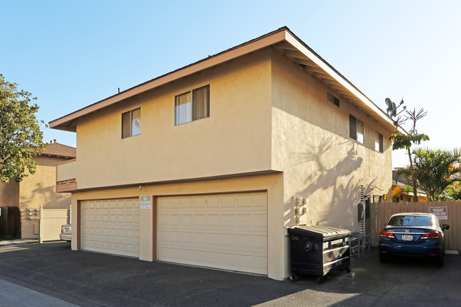 16561 Kellog Cir in Huntington Beach, CA - Building Photo - Building Photo