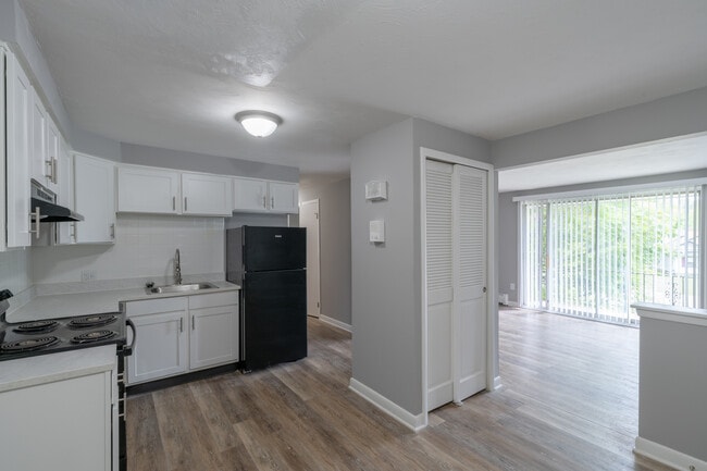 Washington Square Apartments in Hamburg, NY - Building Photo - Building Photo