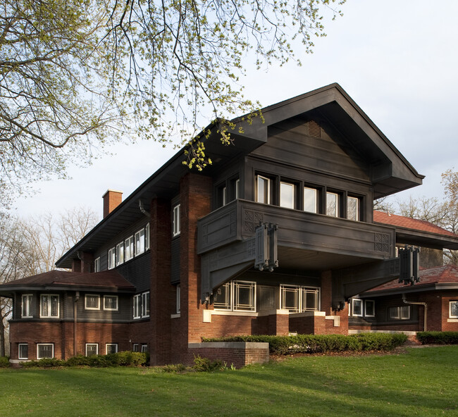 property at 106 N Prospect Ave