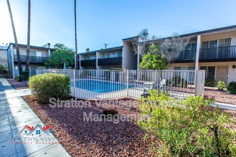 1828 W Tuckey Ln in Phoenix, AZ - Building Photo