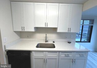 18001 Chalet Dr-Unit -19-202 in Germantown, MD - Building Photo - Building Photo