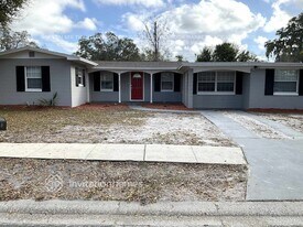 450 Iris Rd in Casselberry, FL - Building Photo