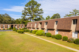 East Lake Apartments in Albany, GA - Building Photo - Building Photo