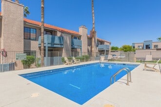 Peak at Oro Valley in Tucson, AZ - Foto de edificio - Building Photo