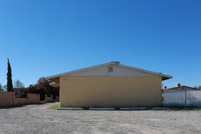 5754 E 28th St in Tucson, AZ - Building Photo - Building Photo