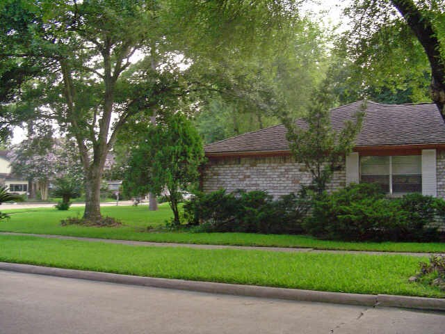 6202 Wagonwheel Cir in Houston, TX - Building Photo - Building Photo