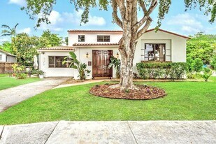 991 NE 82nd St in Miami, FL - Building Photo