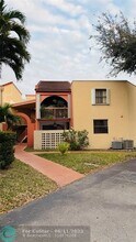 10257 NW 9th St in Miami, FL - Building Photo - Building Photo