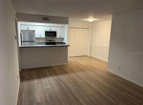 5313 Summerlin Rd in Ft. Myers, FL - Building Photo