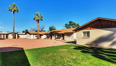 Plaza Del Torre in Phoenix, AZ - Foto de edificio - Building Photo